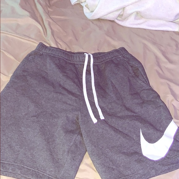 Never worn just bought Nike shorts great price !!! - Picture 1 of 1